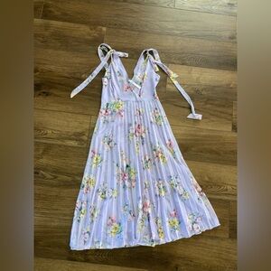 ASOS women’s Lavender Floral Pleated dress new size 6